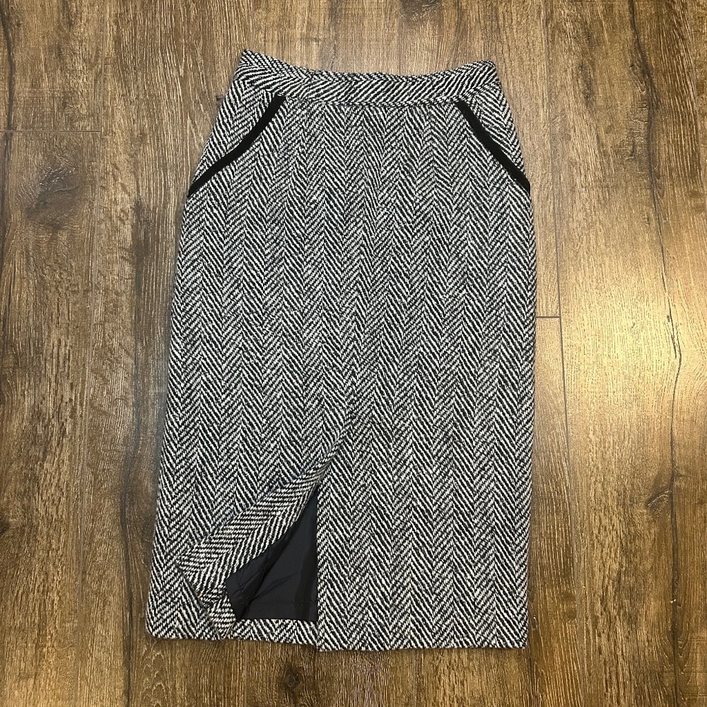 Vintage lined wool skirt size 6